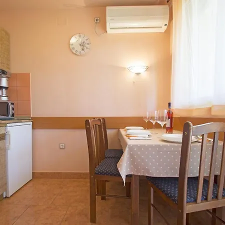 Apartments Oaza Dramalj Exterior photo